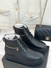 Load image into Gallery viewer, 2023 Chain double CC fashion ankle boots-S25
