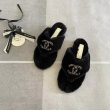 Load image into Gallery viewer, 2023 CC  classic four seasons  plush slippers
