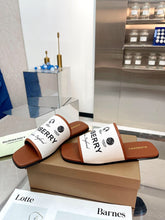 Load image into Gallery viewer, 2023 Burberry flat slippers-S53
