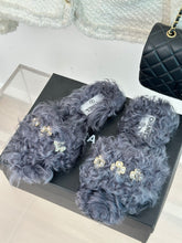 Load image into Gallery viewer, 2023 CC Pure wool double C four-leaf clover fur slippers-S28
