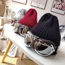 Load image into Gallery viewer, Fashion New Skiing with glasses knitted hat
