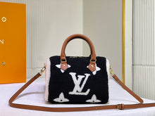 Load image into Gallery viewer, Luxury VL Autumn and winter plush Handbag
