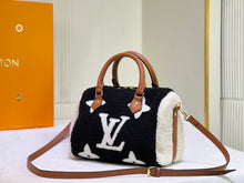 Load image into Gallery viewer, Luxury VL Autumn and winter plush Handbag
