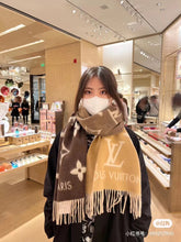 Load image into Gallery viewer, Luxury New shawl scarf printed winter cashmere scarf
