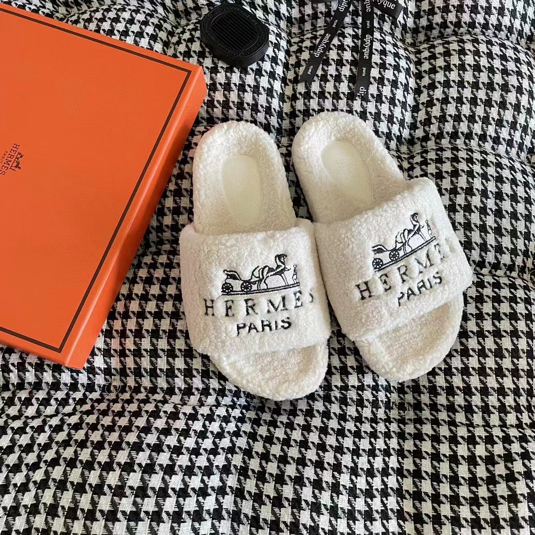 2023 New  classic four seasons  plush slippers