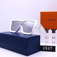 Load image into Gallery viewer, New Ladies Fashion Classic Sunglasses in 2022
