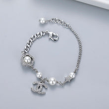 Load image into Gallery viewer, Xiaojia Camellia Bracelet
