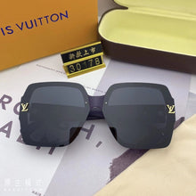 Load image into Gallery viewer, Classical Fashion Unisex Sunglasses
