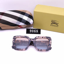 Load image into Gallery viewer, Women Fashion Classical Sunglasses
