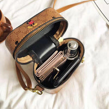 Load image into Gallery viewer, Retro chain crossbody universal mobile phone bag
