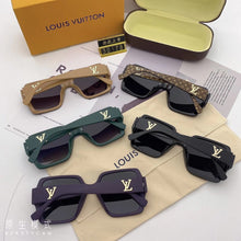 Load image into Gallery viewer, Classical Fashion Unisex Sunglasses
