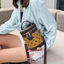 Load image into Gallery viewer, New fashion portable crossbody Universal phone bag
