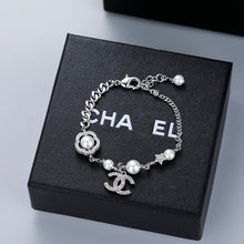 Load image into Gallery viewer, Xiaojia Camellia Bracelet
