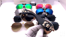 Load image into Gallery viewer, 2021 Classical Fashion Women Men Sunglasses
