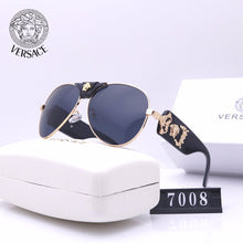 Load image into Gallery viewer, 2021 Classical Fashion Women Men Sunglasses
