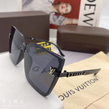 Load image into Gallery viewer, Classical Women Sunglasses Men Sunglasses
