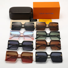 Load image into Gallery viewer, 2022 New Style Ladies Fashion Classic Sunglasses
