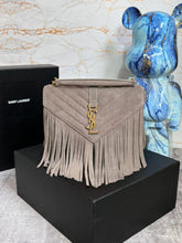 Load image into Gallery viewer, 2022 Saint Laurent Handbags -- 50
