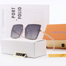 Load image into Gallery viewer, 5 COLORS LETTER DECORATION TR90 SQUARE POLARIZED SUNGLASSES
