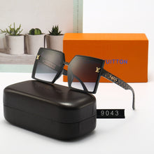 Load image into Gallery viewer, 2022 New Style Ladies Fashion Classic Sunglasses
