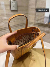 Load image into Gallery viewer, 2022 MCM Hand Bags -- 48
