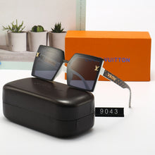 Load image into Gallery viewer, 2022 New Style Ladies Fashion Classic Sunglasses
