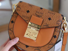 Load image into Gallery viewer, 2022 MCM Hand Bags -- 46
