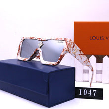 Load image into Gallery viewer, New Ladies Fashion Classic Sunglasses in 2022
