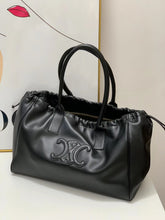 Load image into Gallery viewer, 2022 Celine Handbags -- 37
