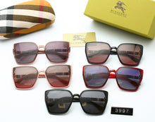 Load image into Gallery viewer, 5 COLORS CLASSICAL SQUARE POLARIZED WOMEN SUNGLASSES
