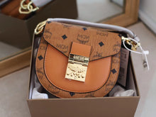 Load image into Gallery viewer, 2022 MCM Hand Bags -- 46
