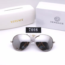 Load image into Gallery viewer, 2021 Classical Fashion Women Men Sunglasses
