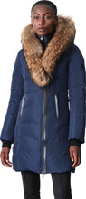 Load image into Gallery viewer, Kay Natural Fur Signature Collar Down Coat - Women&#39;s|-|Manteau en duvet à col en fourrure naturelle signature Kay - Femme
