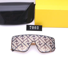 Load image into Gallery viewer, Fashion Women Unisex Sunglasses
