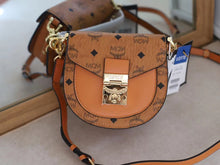 Load image into Gallery viewer, 2022 MCM Hand Bags -- 46
