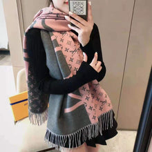 Load image into Gallery viewer, New Luxury autumn and winter Stitching color cashmere warm shawl tassel scarf
