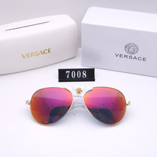 Load image into Gallery viewer, 2021 Classical Fashion Women Men Sunglasses
