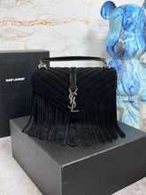 Load image into Gallery viewer, 2022 Saint Laurent Handbags -- 50
