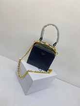 Load image into Gallery viewer, 2022 Celine Handbags -- 38
