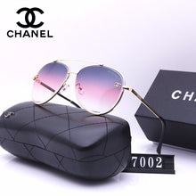 Load image into Gallery viewer, Classical Fashion Women Sunglasses
