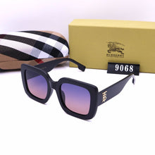 Load image into Gallery viewer, Women Fashion Classical Sunglasses
