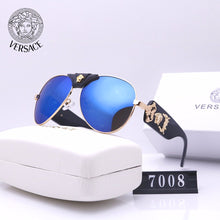 Load image into Gallery viewer, 2021 Classical Fashion Women Men Sunglasses
