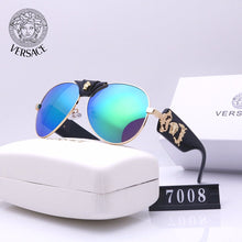 Load image into Gallery viewer, 2021 Classical Fashion Women Men Sunglasses
