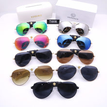 Load image into Gallery viewer, 2021 Classical Fashion Women Men Sunglasses
