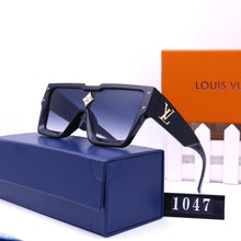 Load image into Gallery viewer, New Ladies Fashion Classic Sunglasses in 2022
