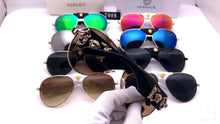 Load image into Gallery viewer, 2021 Classical Fashion Women Men Sunglasses
