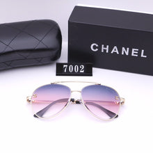 Load image into Gallery viewer, Classical Fashion Women Sunglasses
