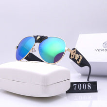 Load image into Gallery viewer, 2021 Classical Fashion Women Men Sunglasses
