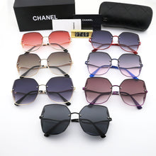 Load image into Gallery viewer, GRADIENT COLOR WOMEN SUNGLASSES
